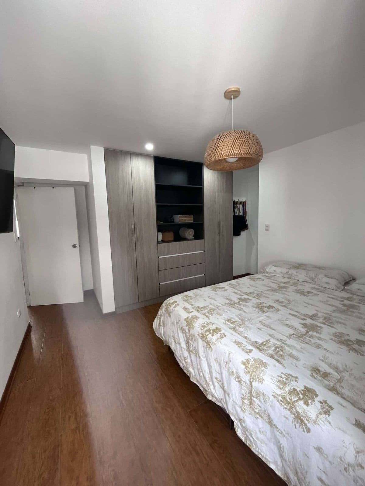 Departamento Frente a Parque — California, Piso 7 — foto 6