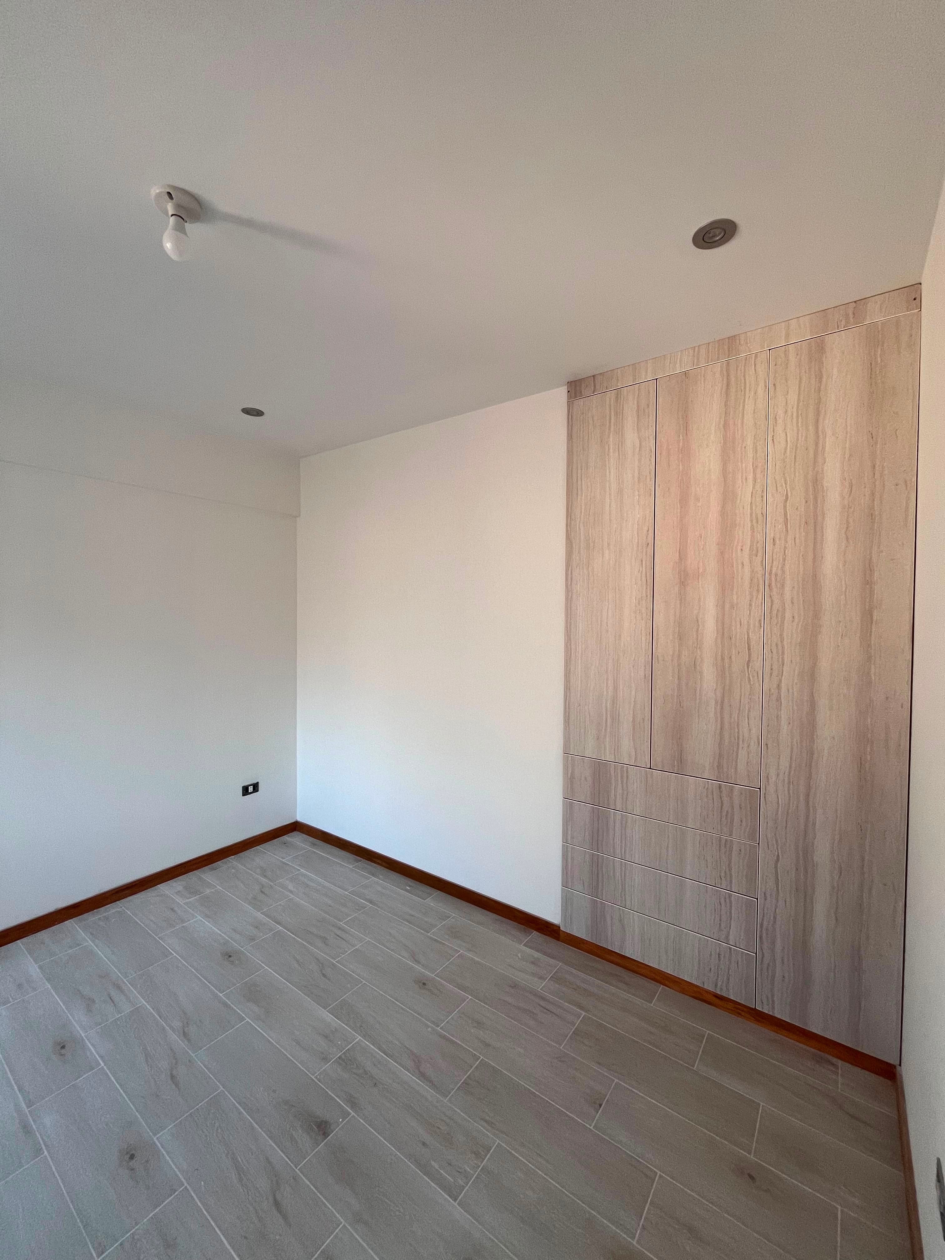 Departamento de Estreno — Urb. Santa Edelmira — foto 3