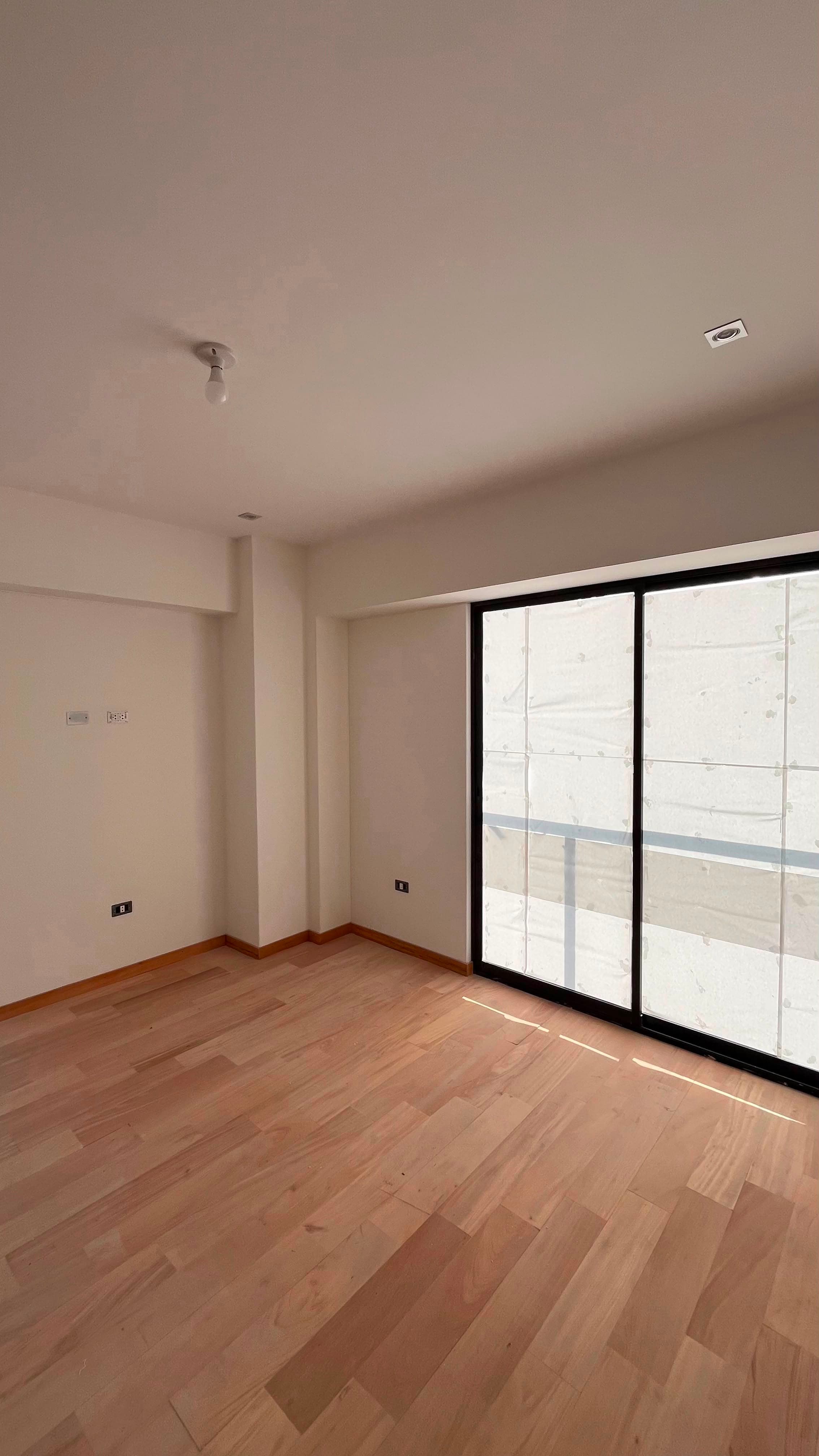 Departamento de Estreno — Urb. Santa Edelmira — foto 4