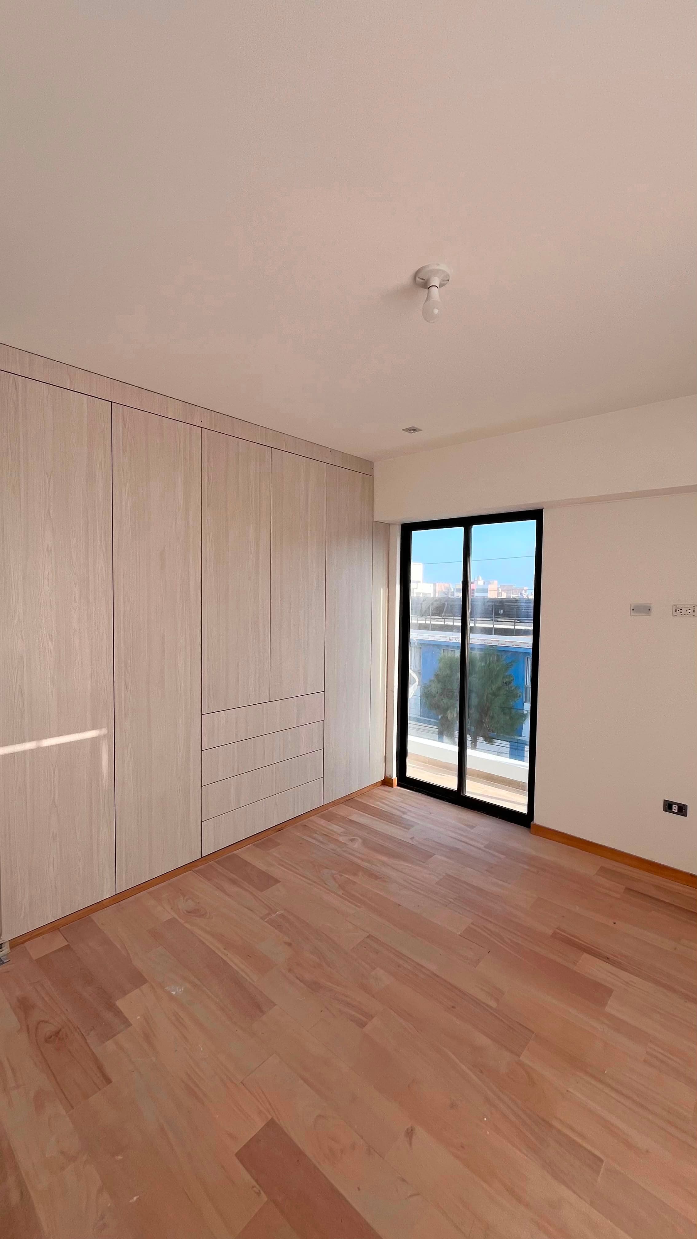 Departamento de Estreno — Urb. Santa Edelmira — foto 6