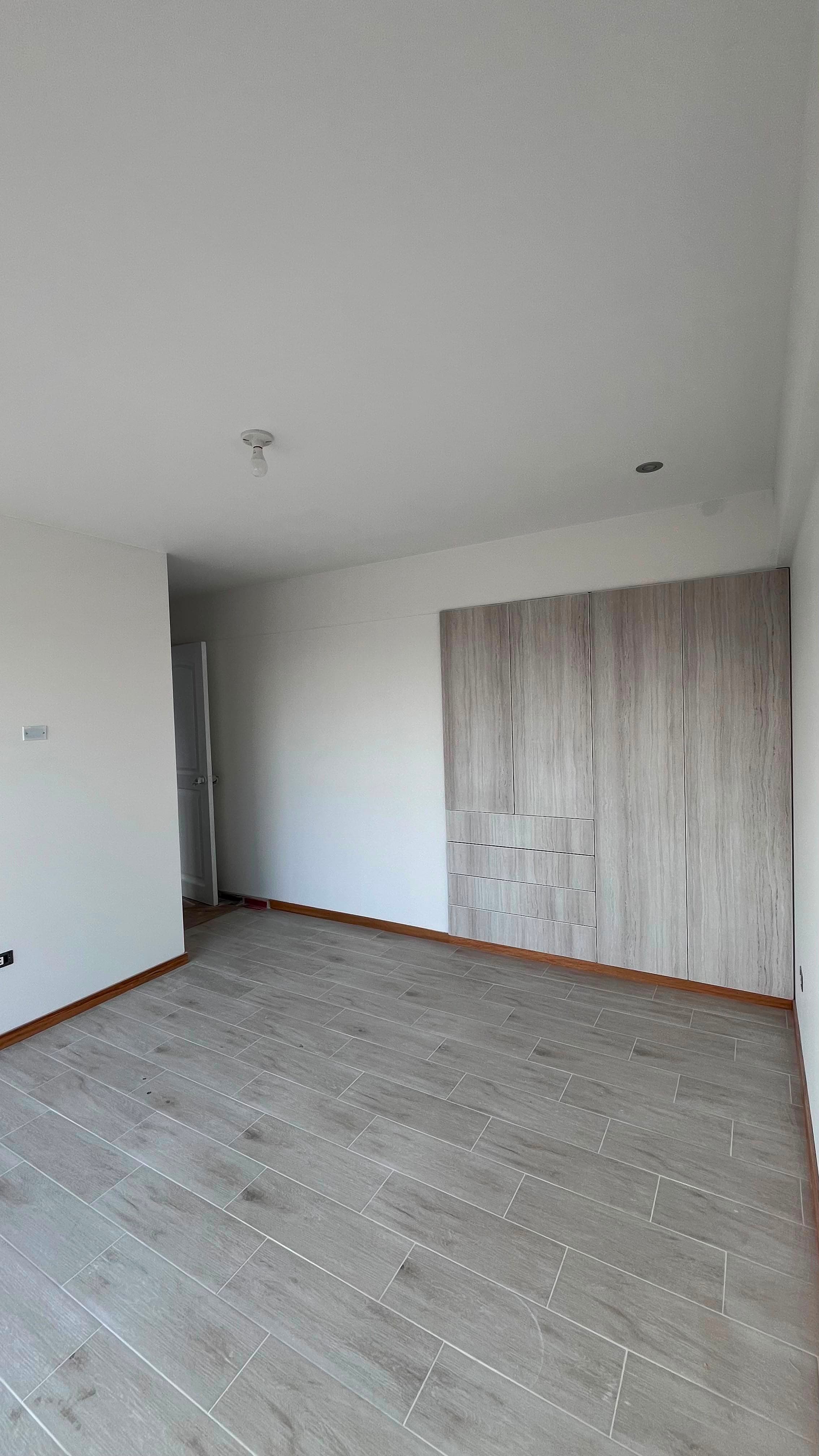 Departamento de Estreno — Urb. Santa Edelmira — foto 9