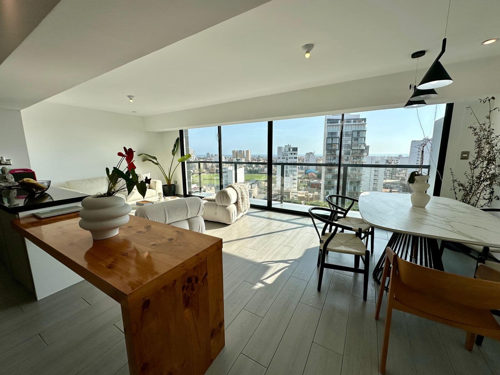 Departamento Amoblado frente a Parque California