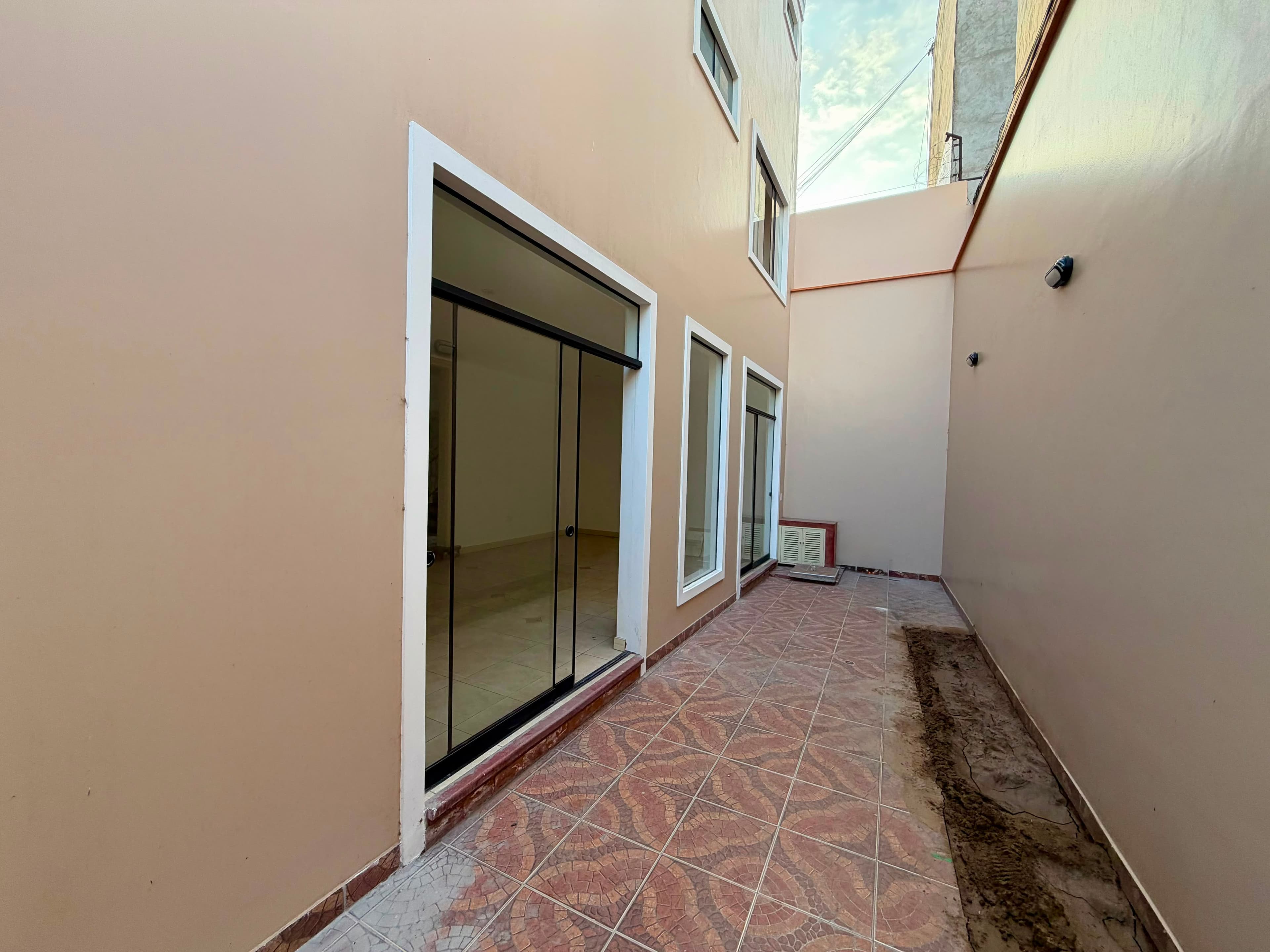 Casa 3 Niveles en Alquiler — Cascanueces, El Golf — foto 4
