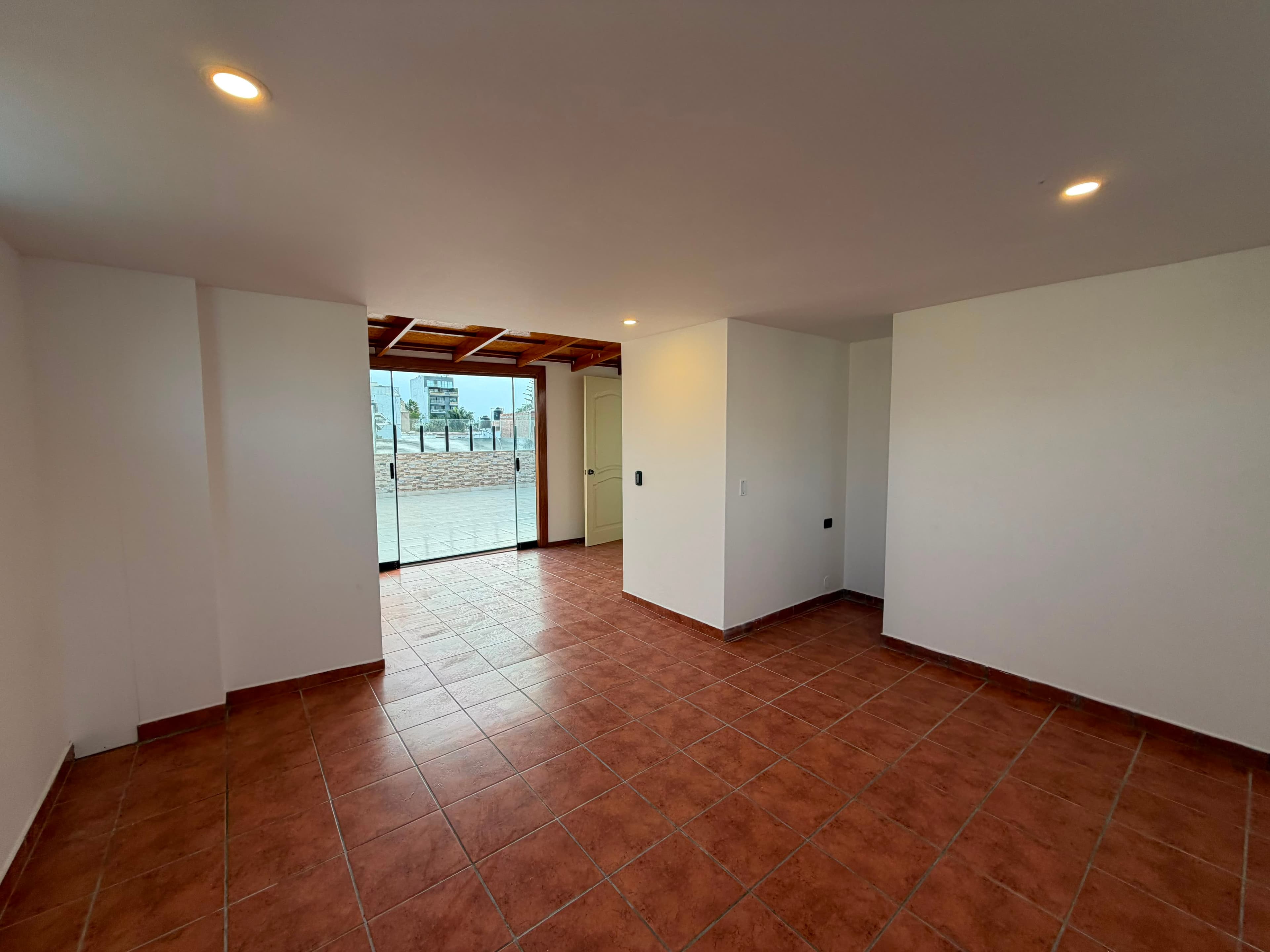 Casa 3 Niveles en Alquiler — Cascanueces, El Golf — foto 5