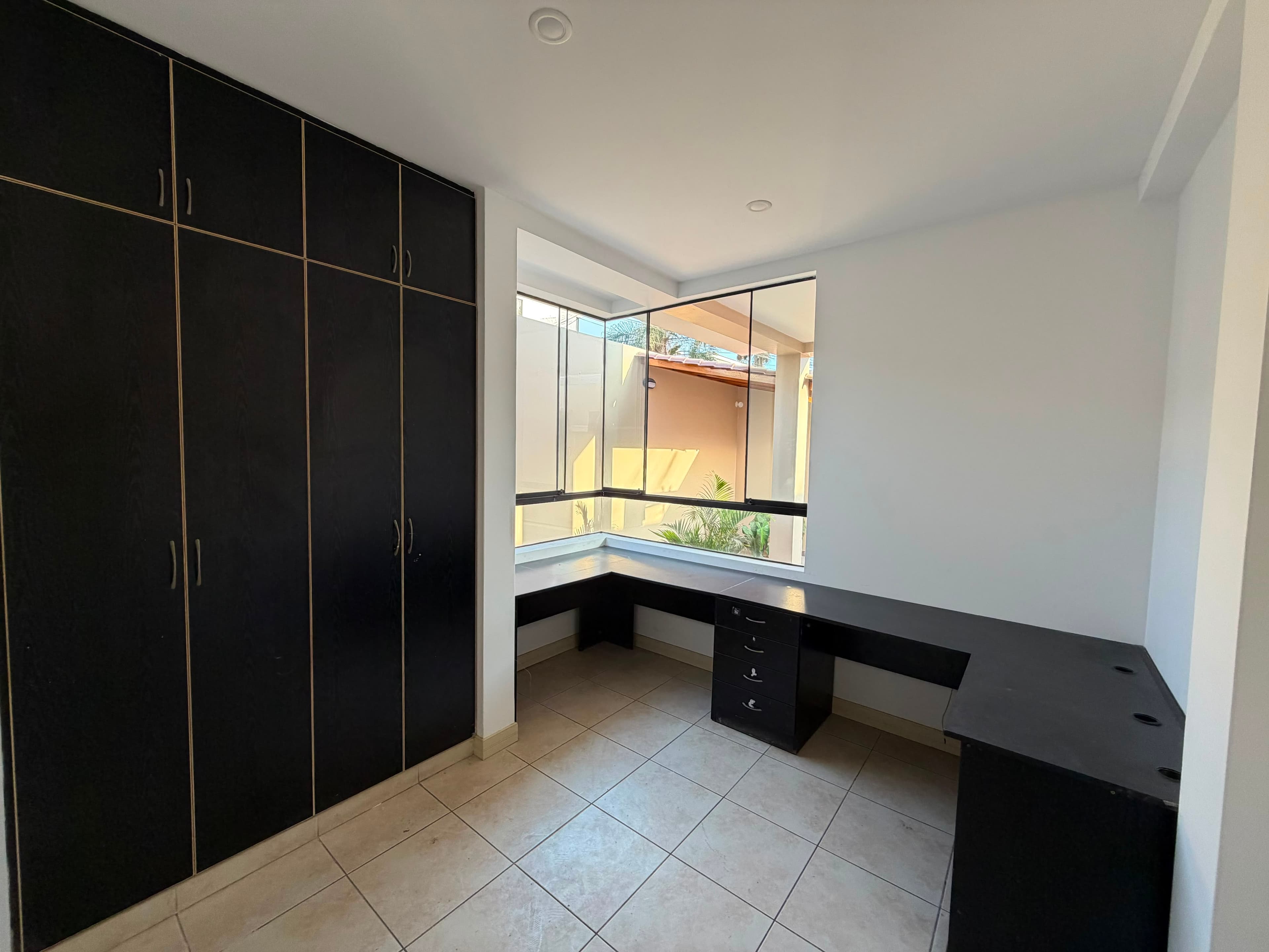 Casa 3 Niveles en Alquiler — Cascanueces, El Golf — foto 10