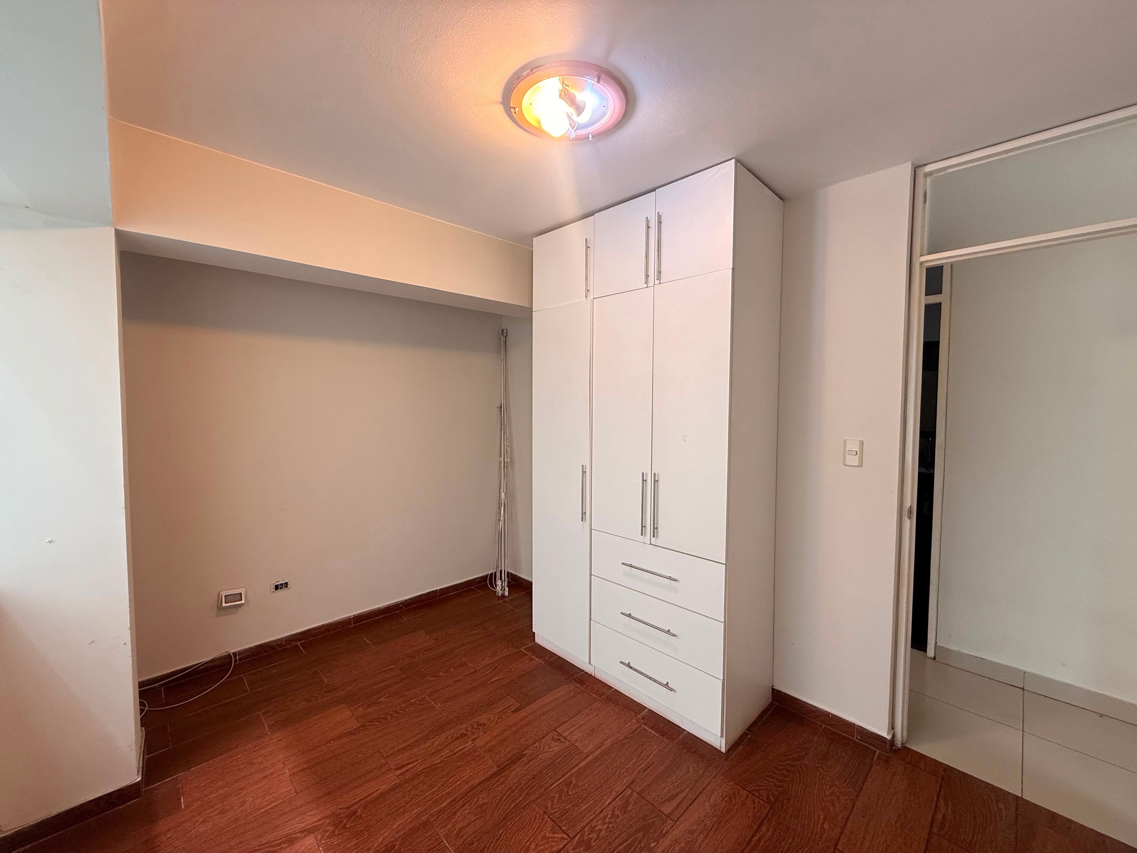 Departamento en Urb. Cocoteros — El Golf — foto 6