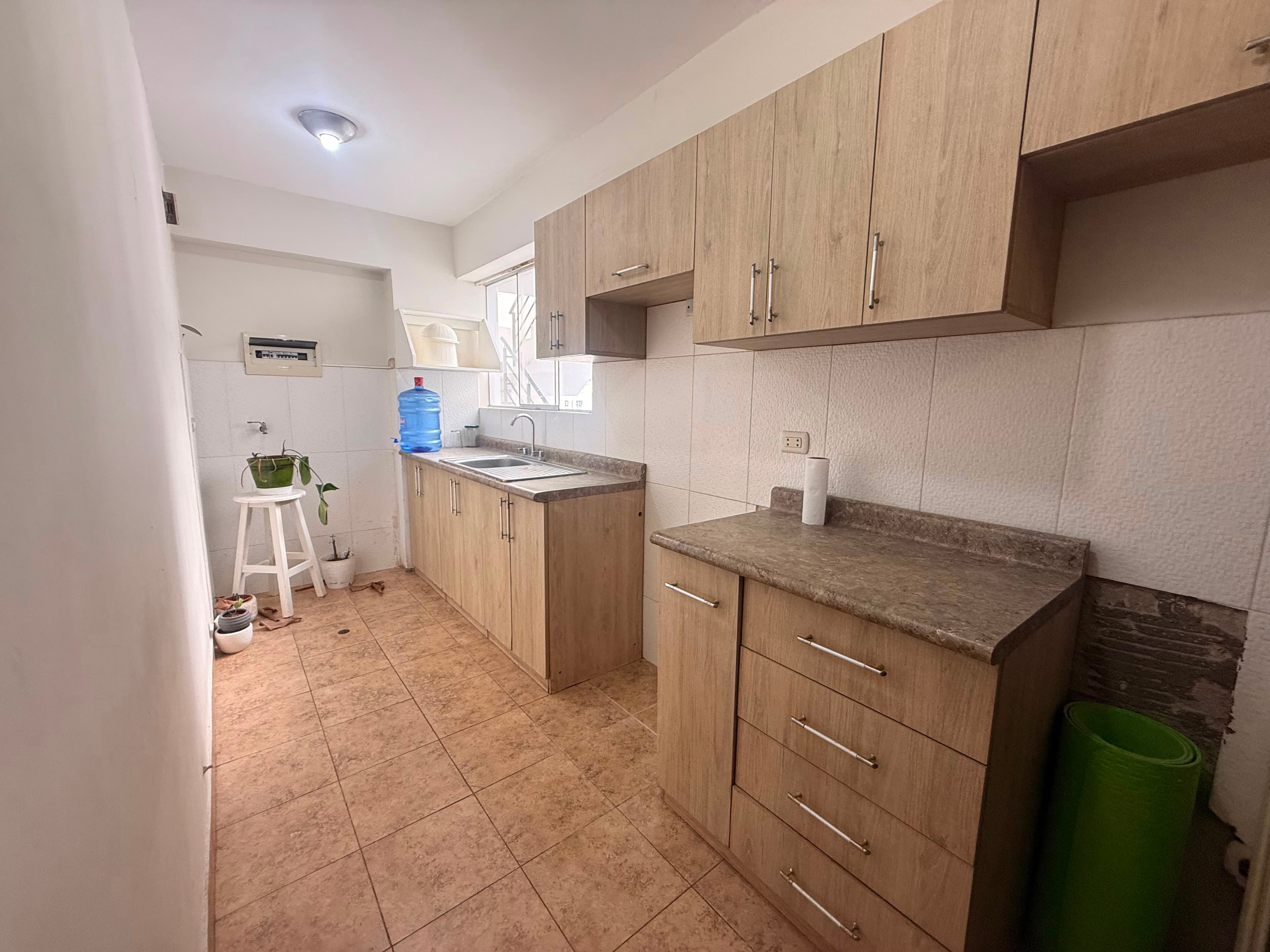 Departamento en Urb. Cocoteros — El Golf — foto 8