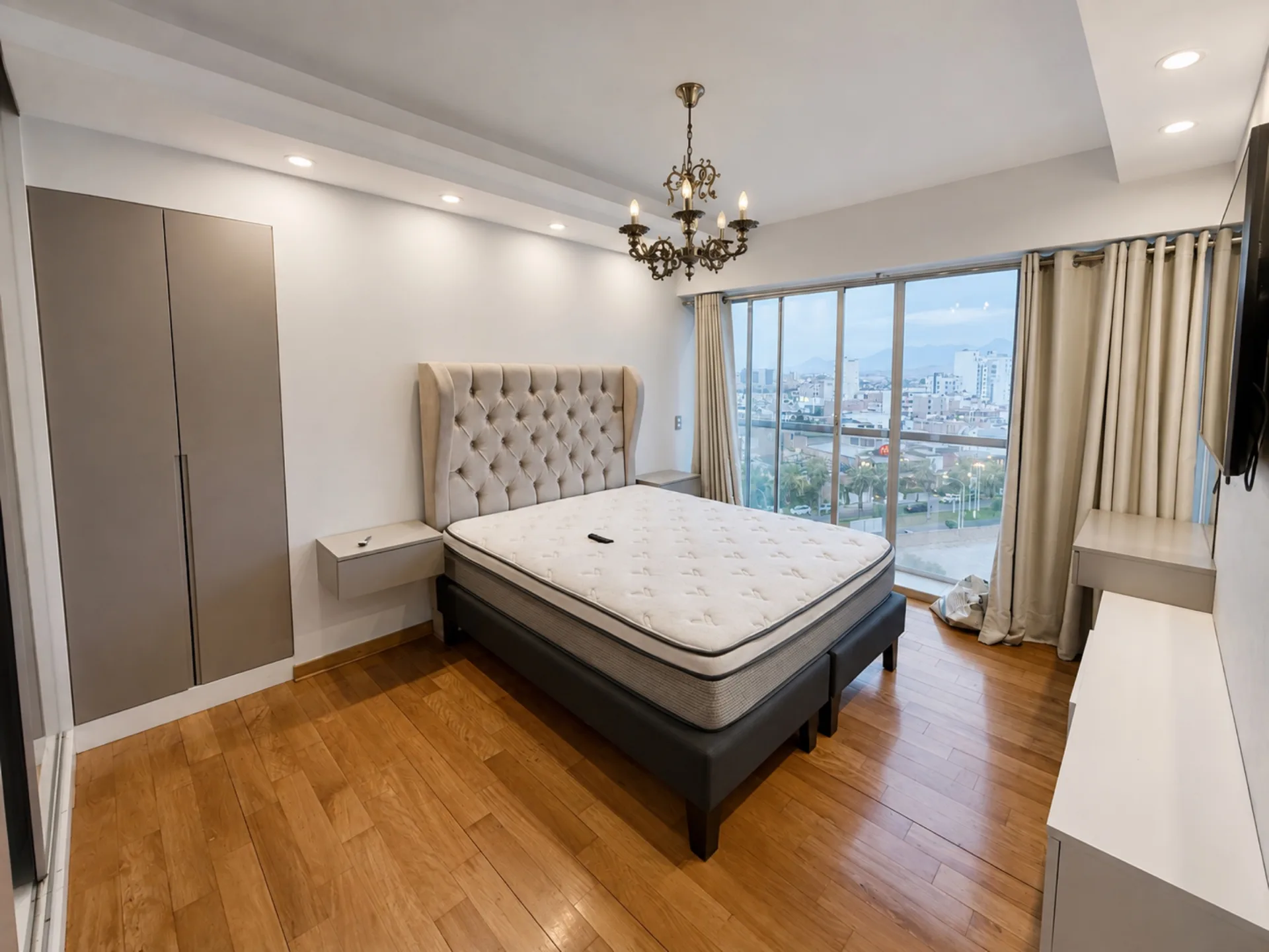 Depa amoblado Hortensias Piso 10 — foto 2