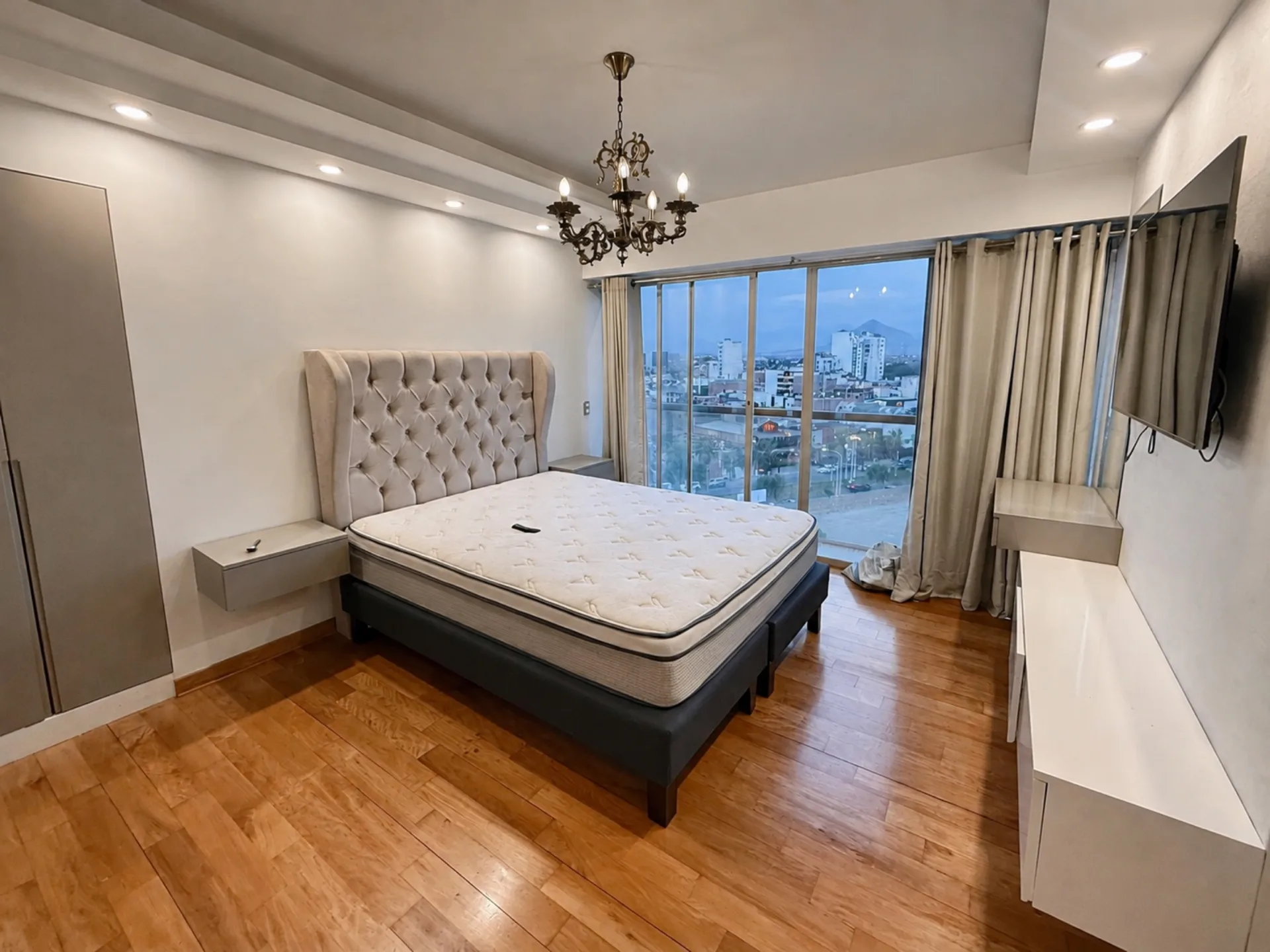 Depa amoblado Hortensias Piso 10 — foto 6