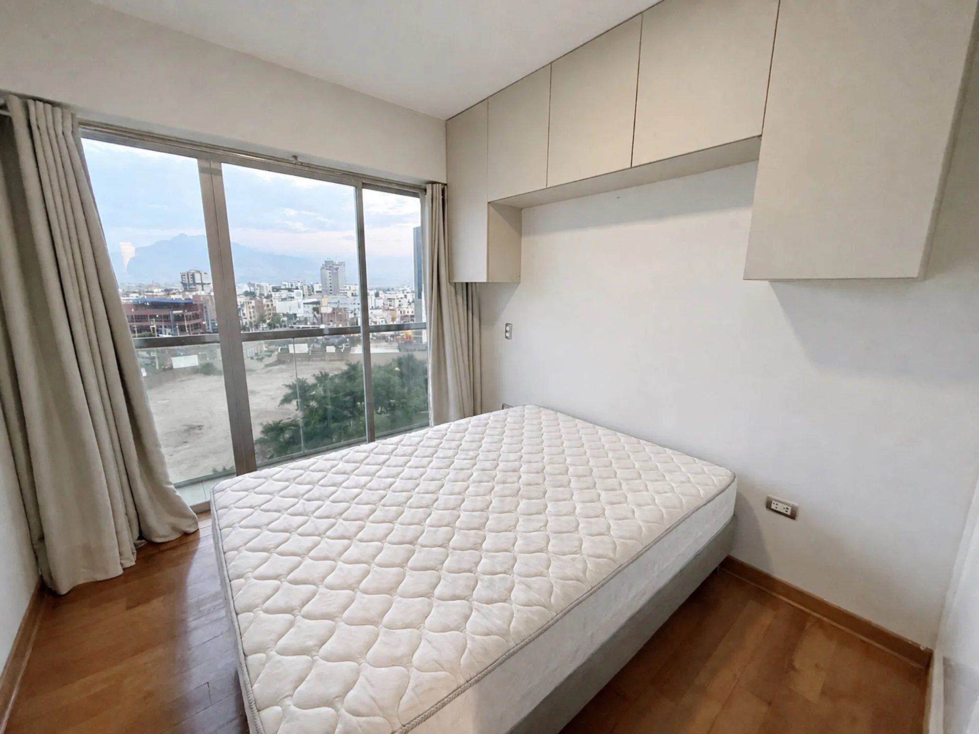 Depa amoblado Hortensias Piso 10 — foto 11
